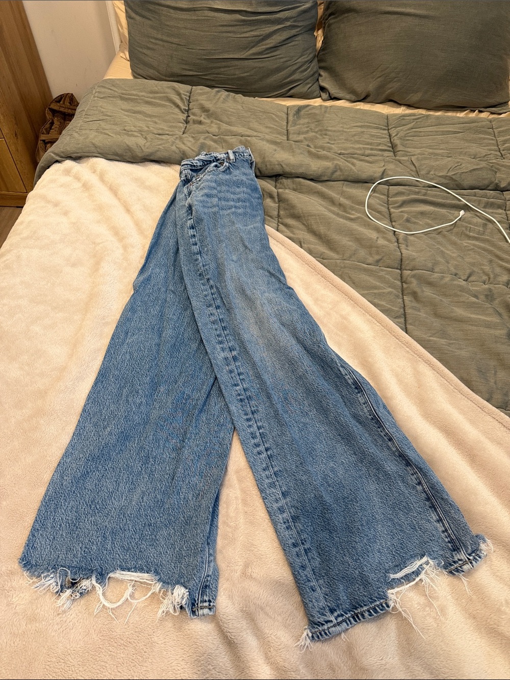 American Eagle Outfitters Light Blue Wide-Leg Raw Hem Jeans